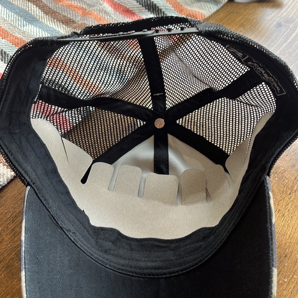 Mossy Oak Camo hat. New with tags. - Picture 4 of 7